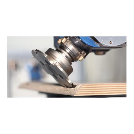 CENTATEQ P-100 innstegsmodell / CNC bearbeidingssenter