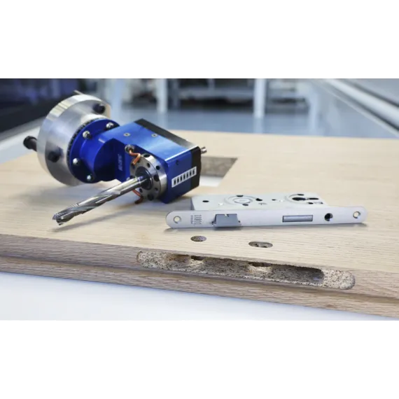 CENTATEQ P-100 innstegsmodell / CNC bearbeidingssenter