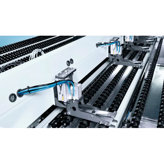 SAWTEQ S‑320 flexTec – platesag med robot