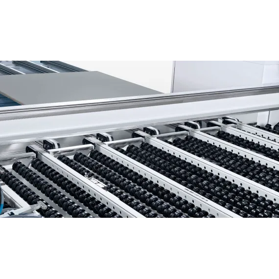 SAWTEQ S‑320 flexTec – platesag med robot